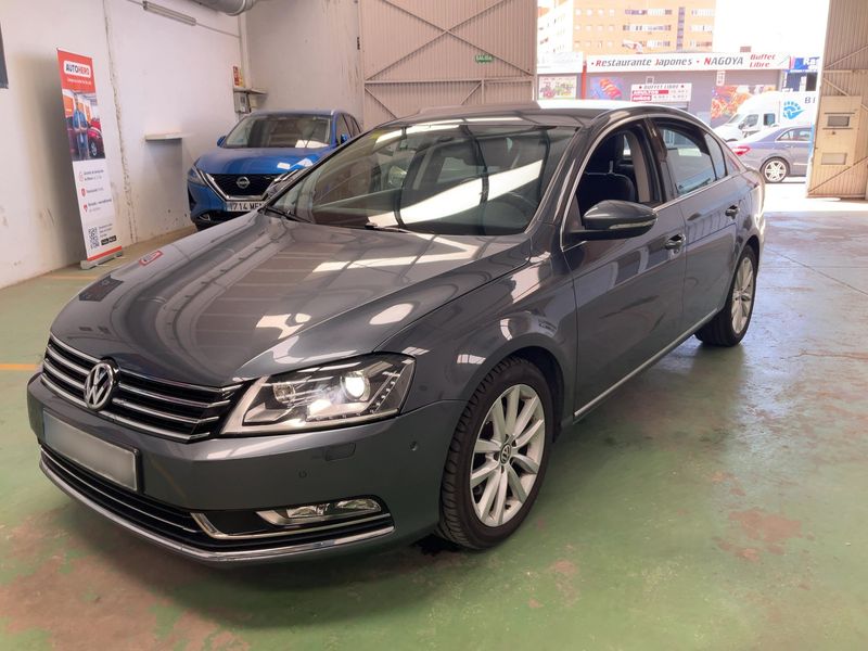 Volkswagen Passat 2.0 TDI Highline BlueMotion Tech 2011