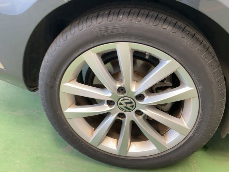 Volkswagen Passat 2.0 TDI Highline BlueMotion Tech 2011 – снимка 19