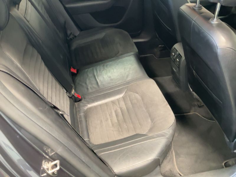 Volkswagen Passat 2.0 TDI Highline BlueMotion Tech 2011 – снимка 14