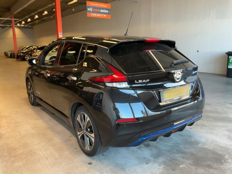 Nissan Leaf electric drive 110 kW N-Connecta 2018 – снимка 6