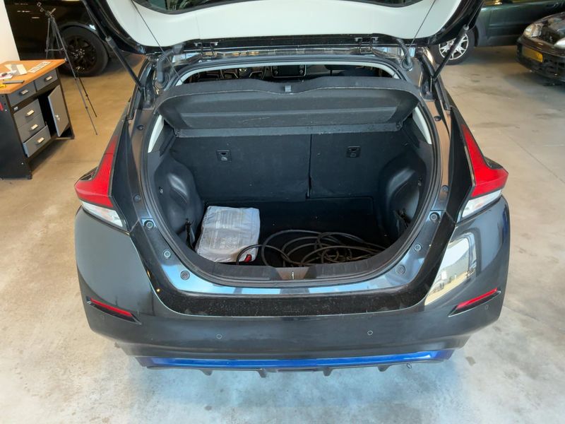 Nissan Leaf electric drive 110 kW N-Connecta 2018 – снимка 15