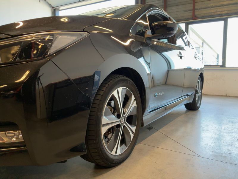 Nissan Leaf electric drive 110 kW N-Connecta 2018 – снимка 2