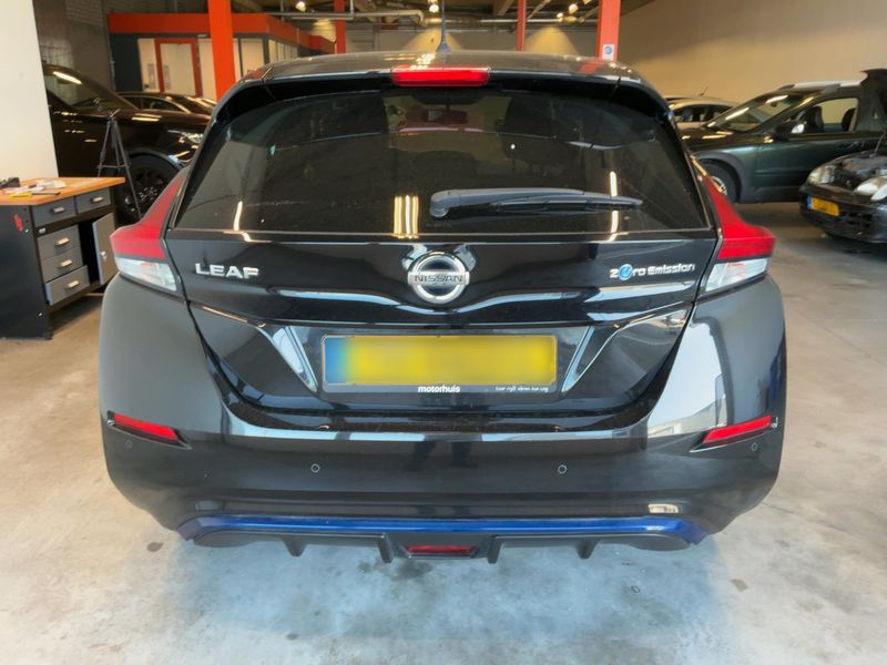 Nissan Leaf electric drive 110 kW N-Connecta 2018 – снимка 7