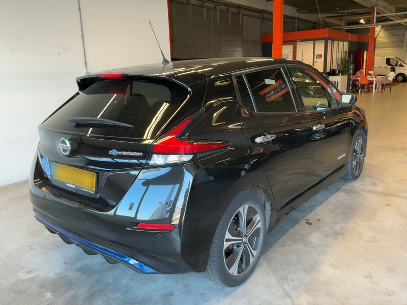 Nissan Leaf electric drive 110 kW N-Connecta 2018 – снимка 8