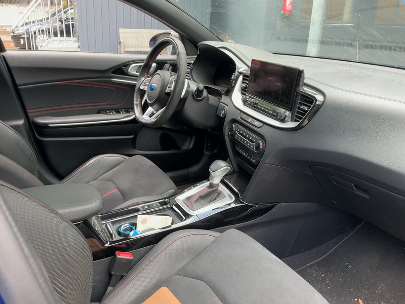Kia pro_cee'd 1.6 TGDI GT 2021 – снимка 17