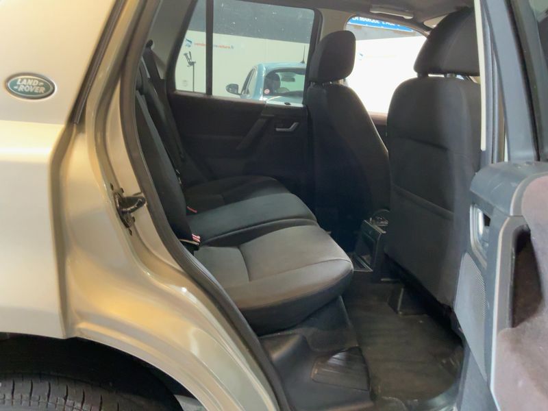 Land Rover Freelander 2.2 Td4 S 2011 – снимка 19