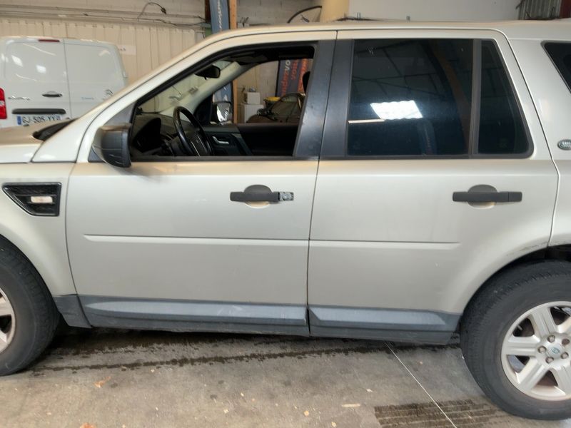 Land Rover Freelander 2.2 Td4 S 2011 – снимка 4