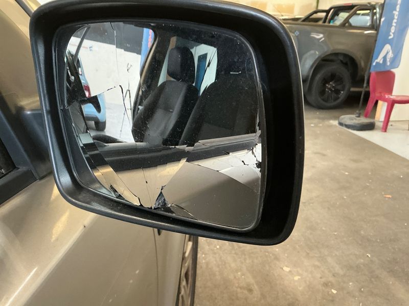 Land Rover Freelander 2.2 Td4 S 2011 – снимка 24