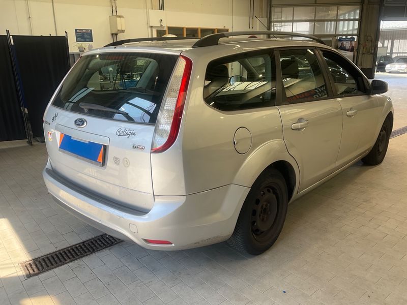 Ford Focus 1.6 TDCi ECOnetic 2010 – снимка 2