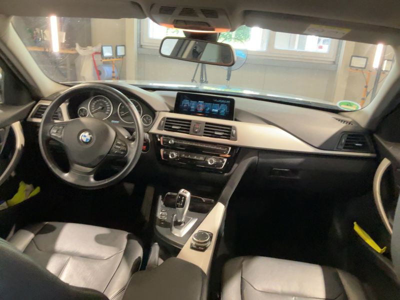 BMW 3er 320d xDrive 2016 – снимка 12