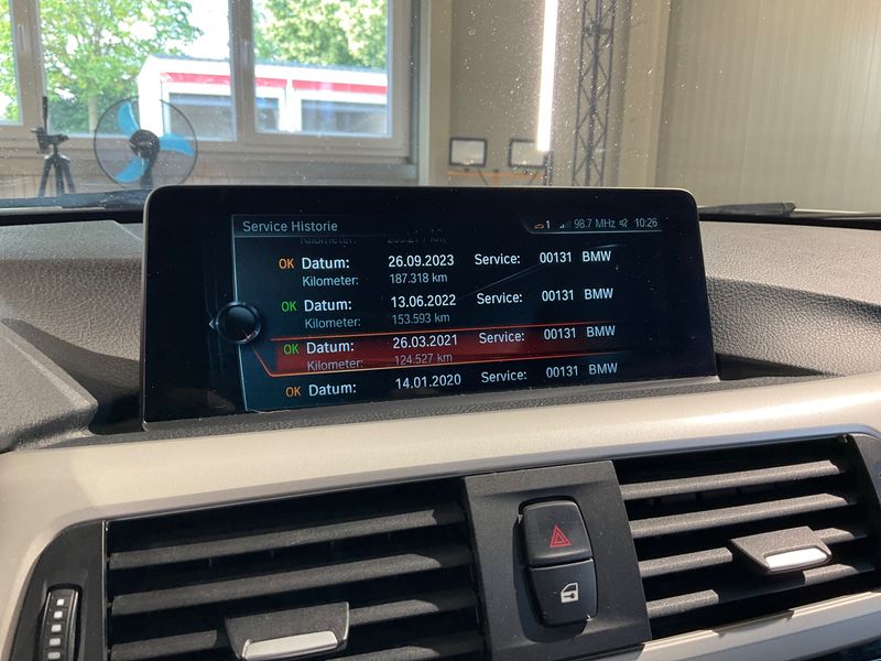 BMW 3er 320d xDrive 2016 – снимка 28