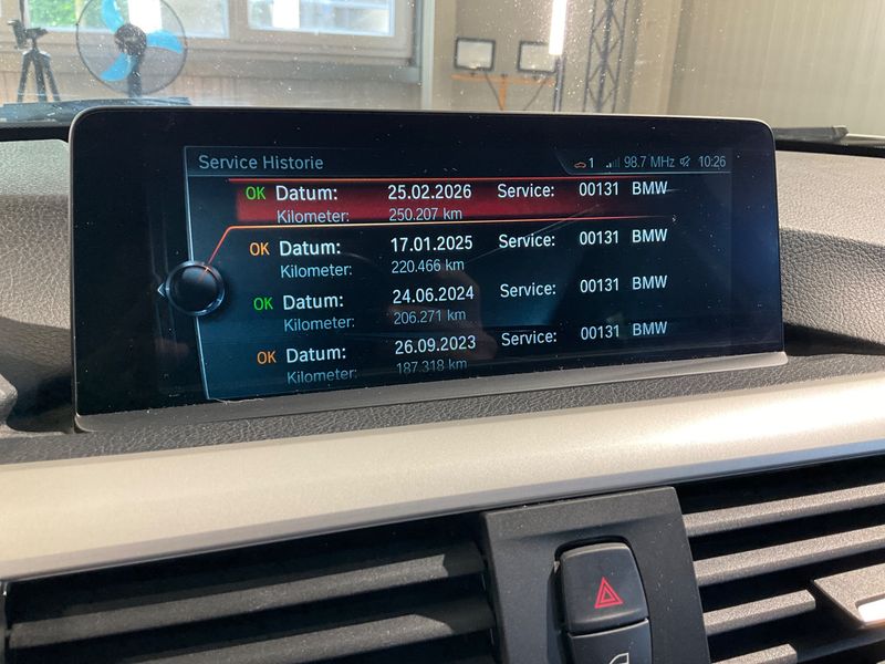 BMW 3er 320d xDrive 2016 – снимка 27