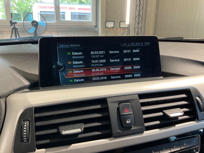 BMW 3er 320d xDrive 2016 – снимка 29
