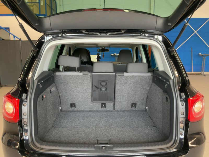 Volkswagen Tiguan 1.4 TSI Sport & Style 4Motion 2009 – снимка 15