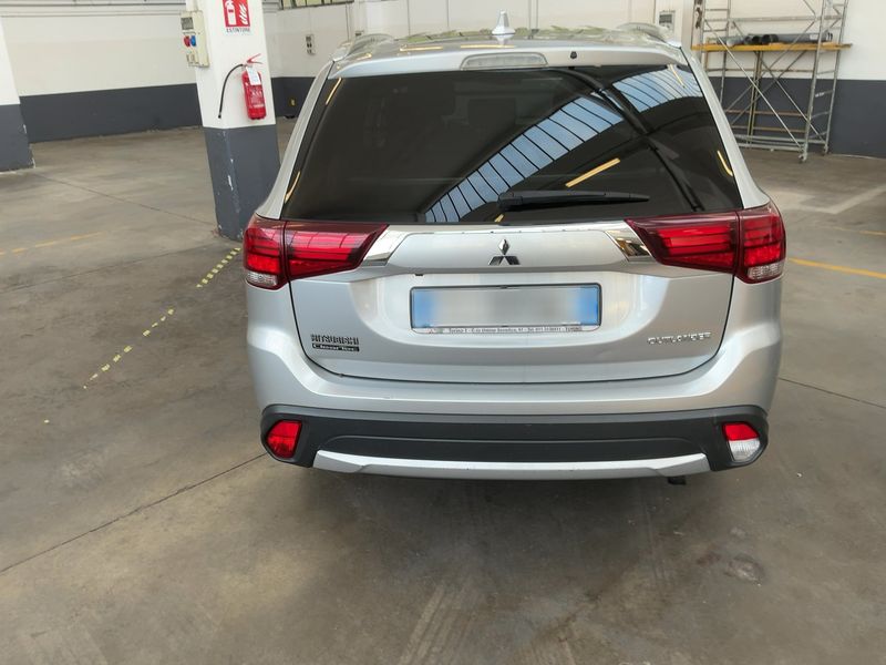 Mitsubishi Outlander 2.2 DI-D Motion 2WD 2019 – снимка 7