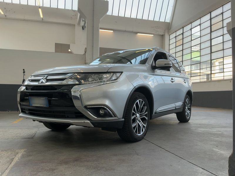 Mitsubishi Outlander 2.2 DI-D Motion 2WD 2019 – снимка 2