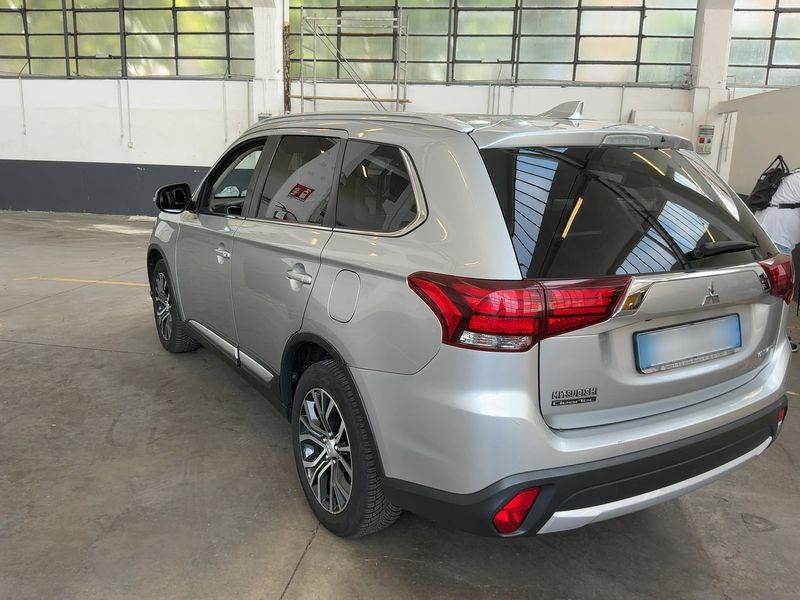 Mitsubishi Outlander 2.2 DI-D Motion 2WD 2019 – снимка 6