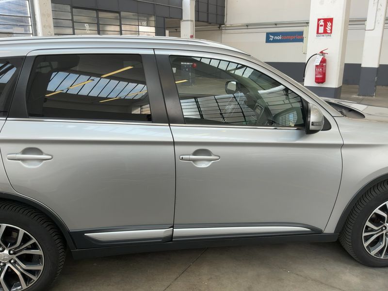 Mitsubishi Outlander 2.2 DI-D Motion 2WD 2019 – снимка 10