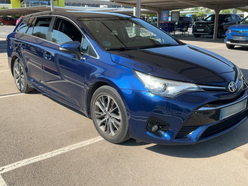 Toyota Avensis 2.0 D-4D Advance 2016 – снимка 12