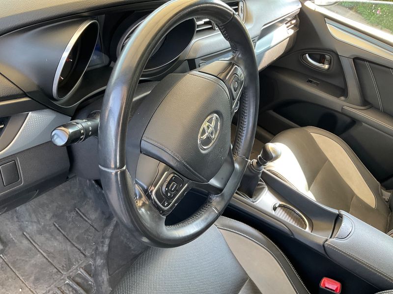 Toyota Avensis 2.0 D-4D Advance 2016 – снимка 23