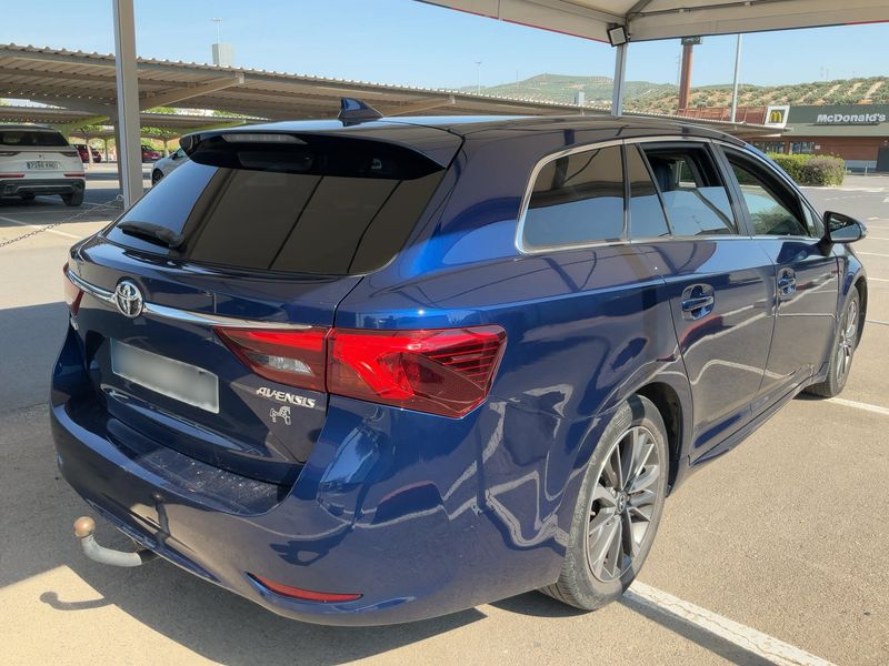 Toyota Avensis 2.0 D-4D Advance 2016 – снимка 8