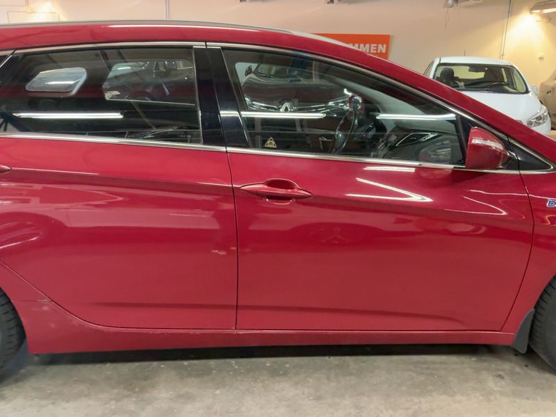 Hyundai i40 1.6 Comfort 2011 – снимка 10