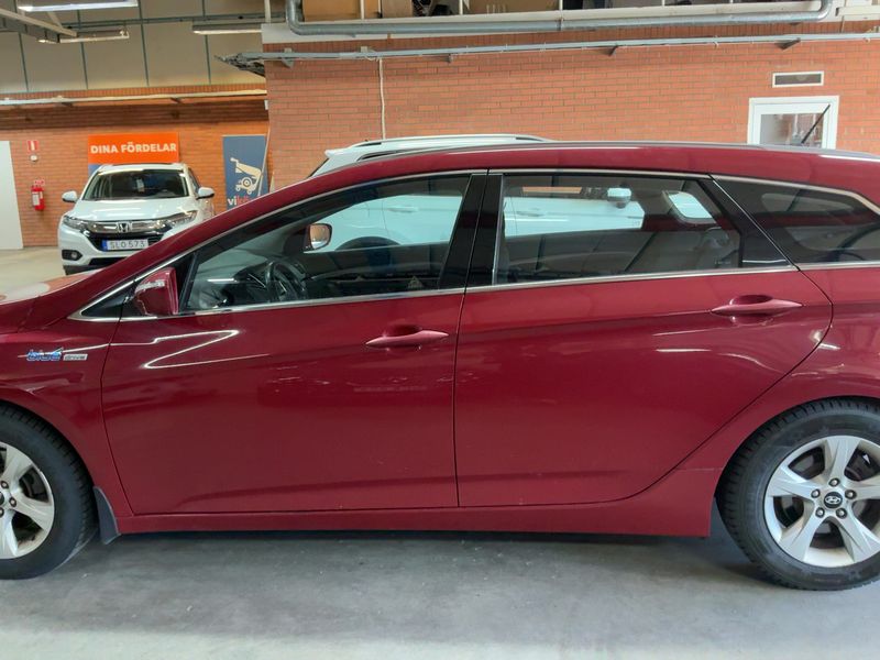 Hyundai i40 1.6 Comfort 2011 – снимка 4