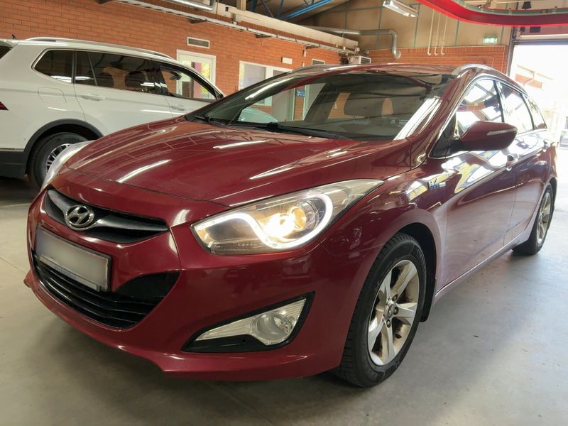 Hyundai i40 1.6 Comfort 2011 – снимка 1