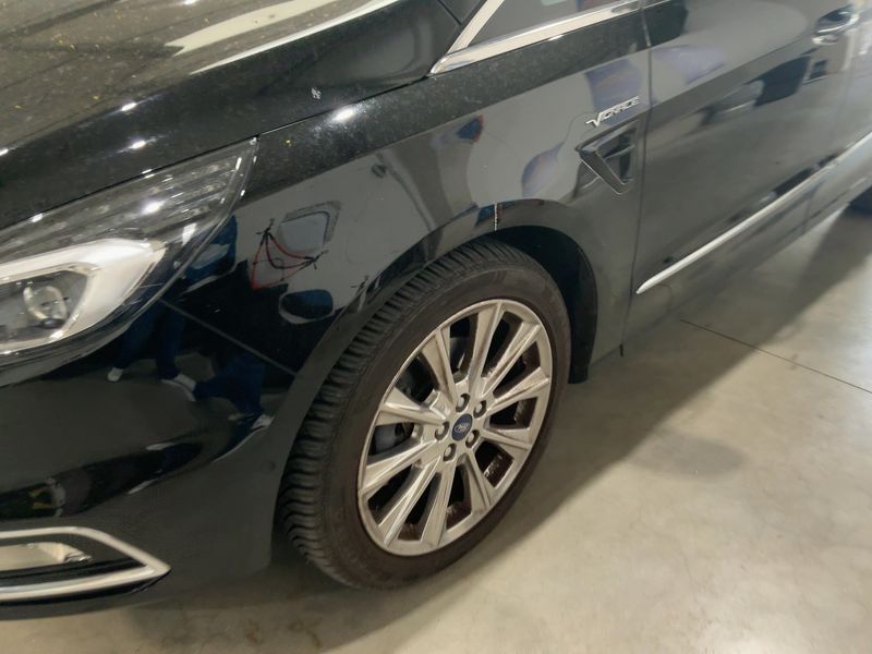 Ford S-Max 2.0 TDCi EcoBlue Bi-Turbo Vignale 2019 – снимка 2