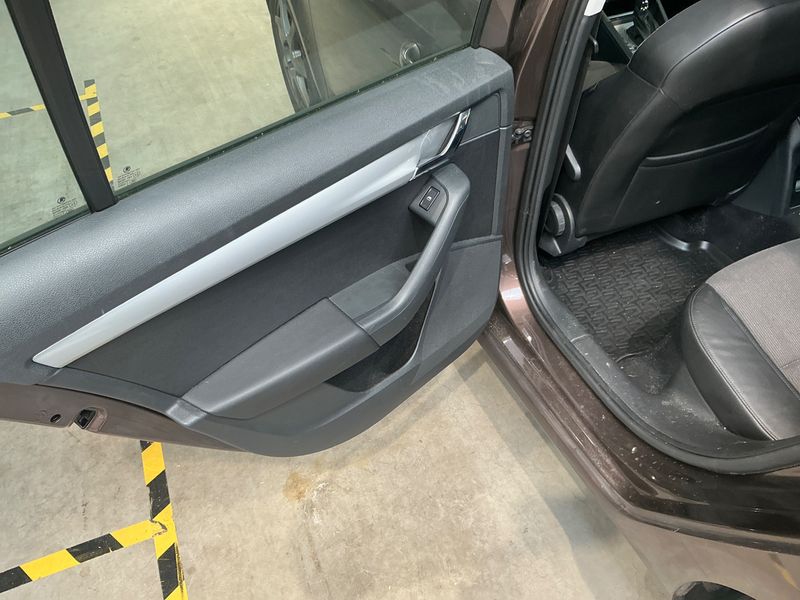 Skoda Octavia 2.0 TDI Elegance 2014 – снимка 25