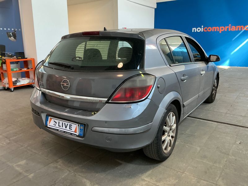 Opel Astra 1.7 CDTI Cosmo 2006 – снимка 2