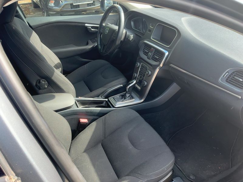 Volvo V40 2.0 D2 You! 2015 – снимка 17