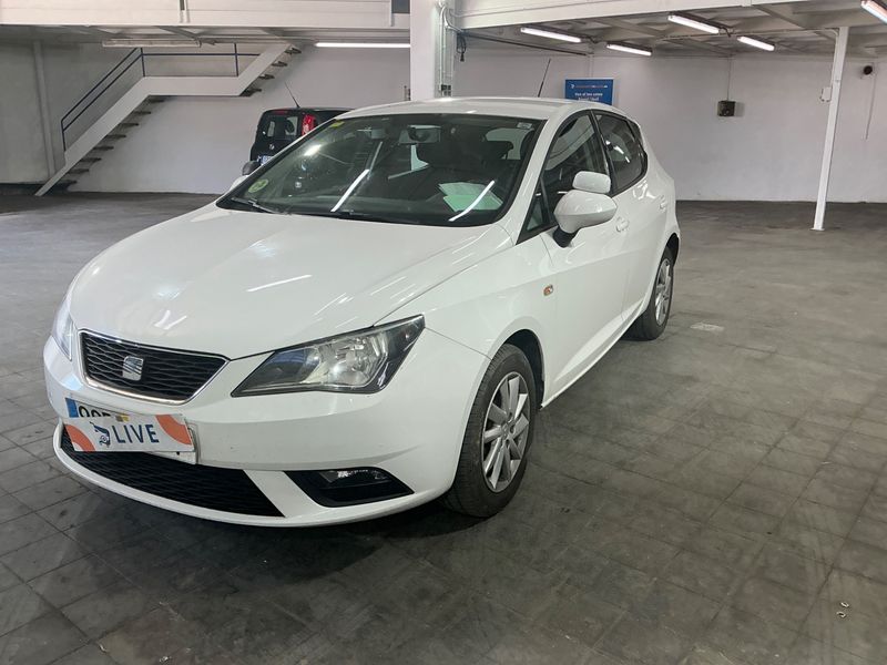 Seat Ibiza 1.6 TDI Stylance / Style 2013 – снимка 1