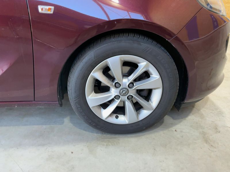 Opel Adam 1.4 Glam 2014 – снимка 11