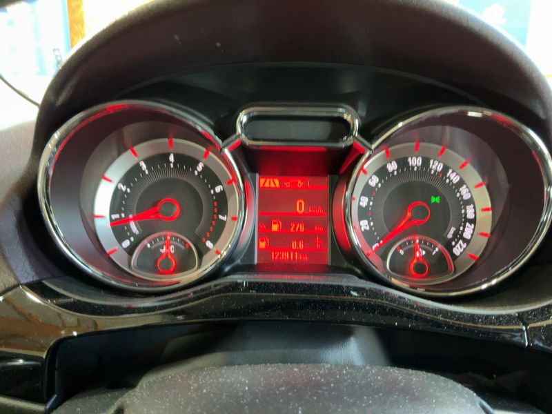 Opel Adam 1.4 Glam 2014 – снимка 18