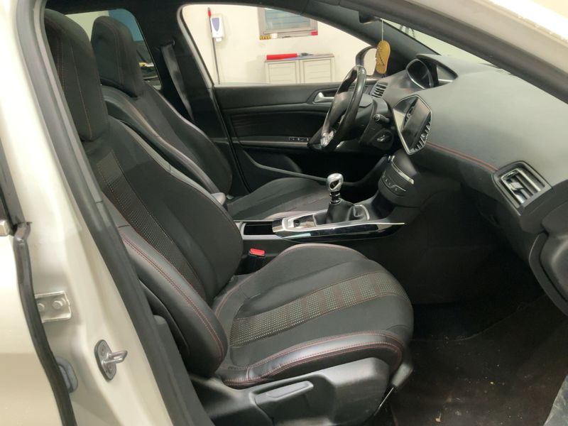 Peugeot 308 1.2 e-THP GT Line 2016 – снимка 16