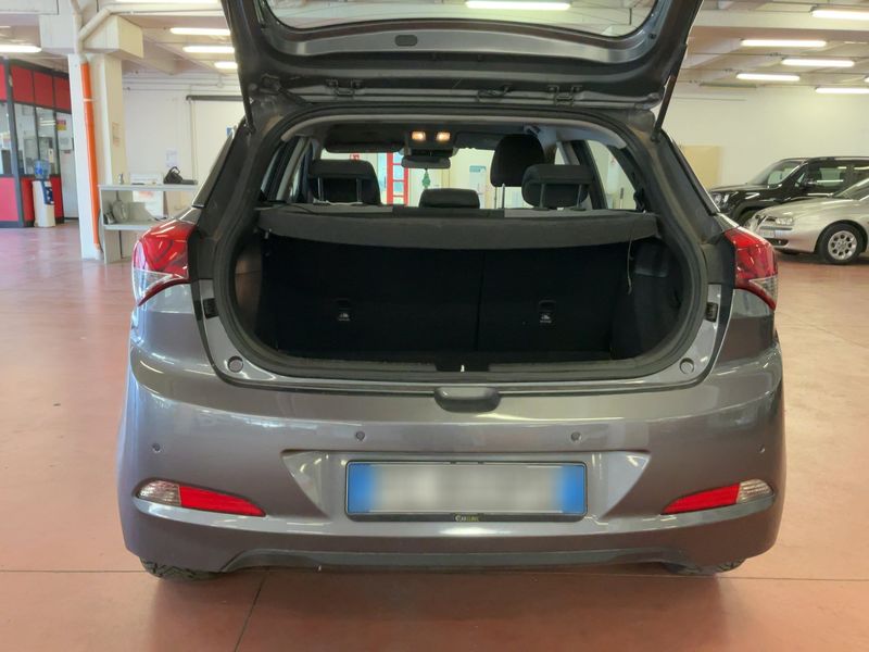 Hyundai i20 1.1 CRDi Comfort 2016 – снимка 15