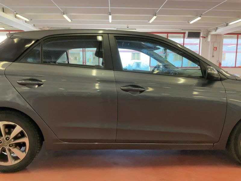 Hyundai i20 1.1 CRDi Comfort 2016 – снимка 10