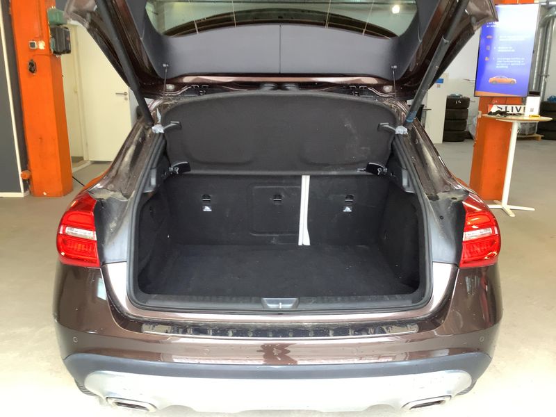 Mercedes-Benz GLA-Klasse GLA 250 4Matic Urban 2014 – снимка 15