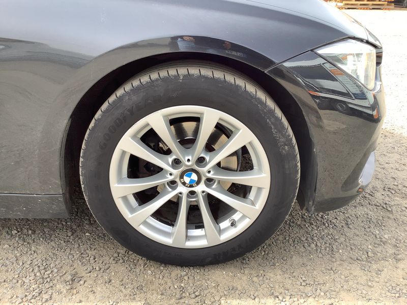 BMW 3er 318d Advantage 2018 – снимка 11