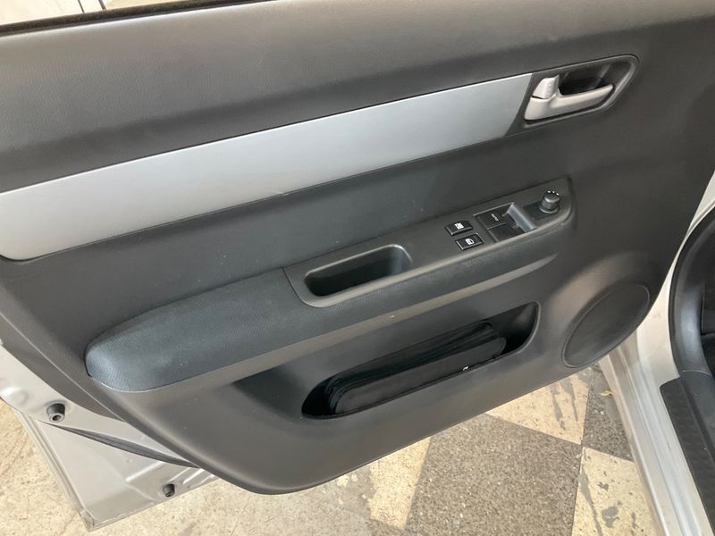 Suzuki Swift 1.5 Comfort 2006 – снимка 22