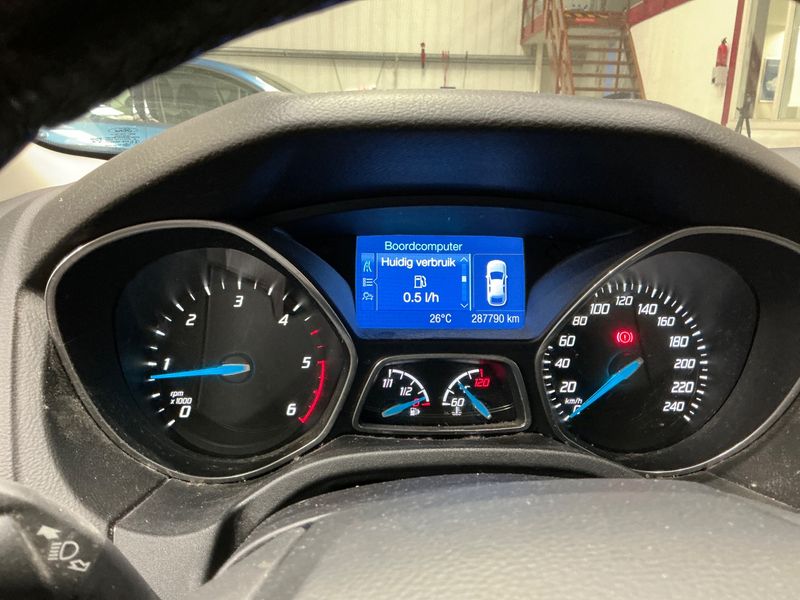 Ford Focus 1.6 TDCi DPF Trend 2013 – снимка 4