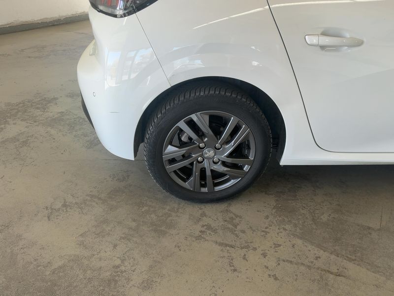 Peugeot 208 1.2 PureTech Active Pack 2021 – снимка 9