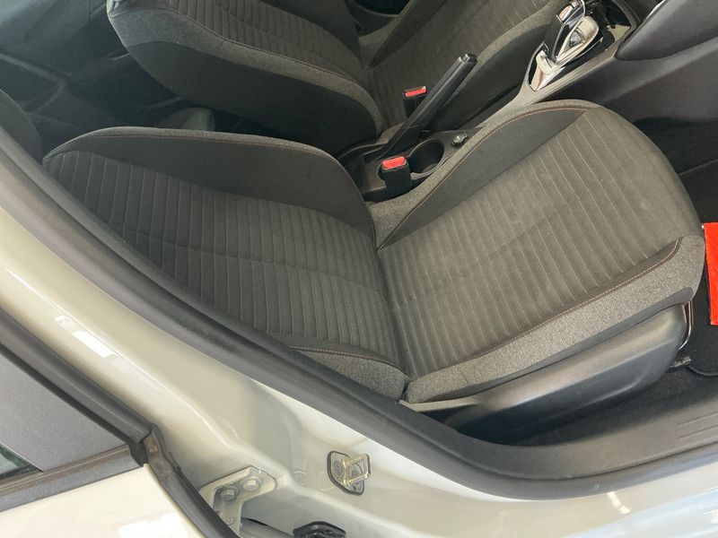 Peugeot 208 1.2 PureTech Active Pack 2021 – снимка 25