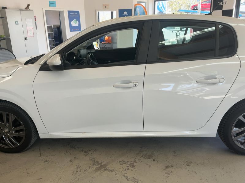Peugeot 208 1.2 PureTech Active Pack 2021 – снимка 4