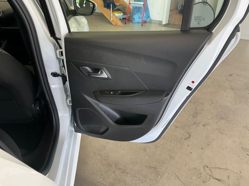 Peugeot 208 1.2 PureTech Active Pack 2021 – снимка 26