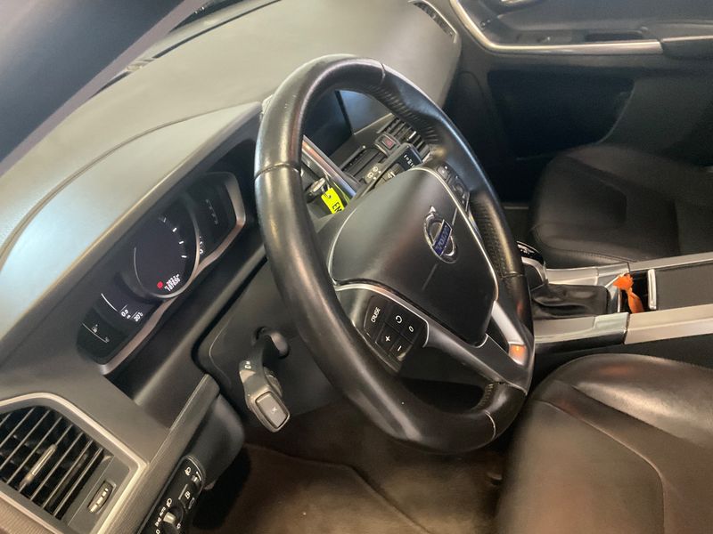 Volvo XC60 2.0 D4 Momentum Business 2WD 2017 – снимка 23