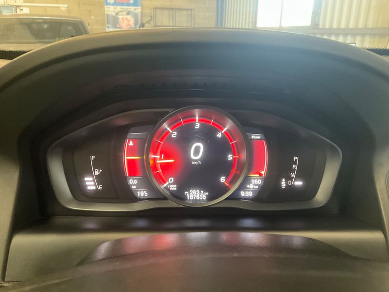 Volvo XC60 2.0 D4 Momentum Business 2WD 2017 – снимка 18