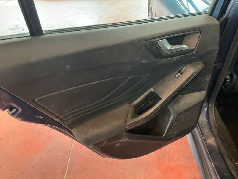 Ford Focus 1.5 EcoBoost ST-Line 2020 – снимка 25