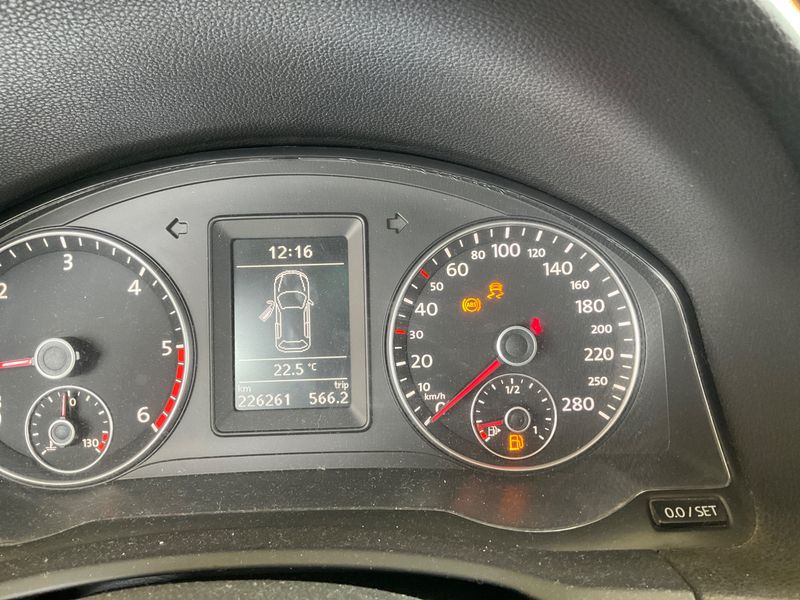 Volkswagen Scirocco 2.0 TDI 2010 – снимка 34